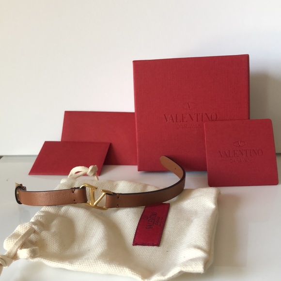 NIB Valentino VLogo Bracelet - Picture 8 of 9